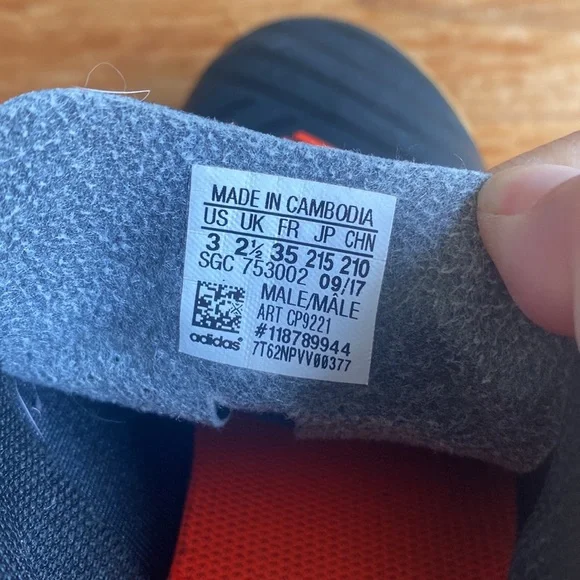 Sz 3 kids Adidas Nemeziz Indoor Shoes - Picture 8 of 10